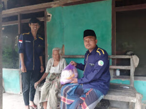 KOMPAS Santuni Kaum Duafa dan Anak Yatim