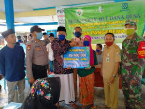 Pemerintah Desa Pangereman Ketapang Salurkan BLT DD Kepada Masyarakat