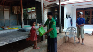 Ansor Geger Peduli dan Berbagi, Bagi-bagi Sembako Untuk Anak Yatim dan Duafa' di Desa Campor
