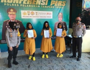 Nekat Joget Tiktok di Suramadu, Tiga Emak – emak Diciduk Polisi